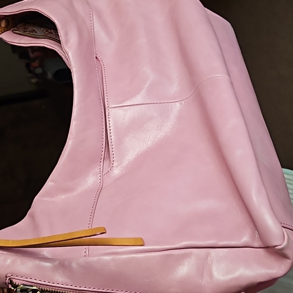 Hobo International Delilah Pink Leather Shoulder Convertible Bag in Lilac